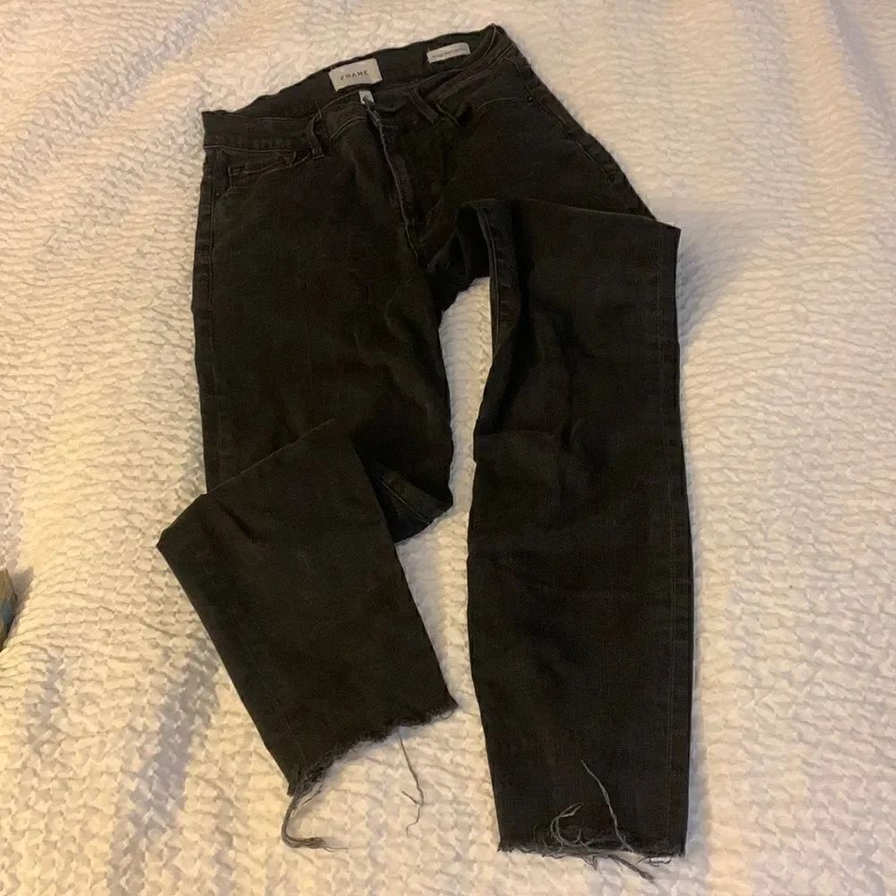 FRAME, ladies jeans, black, 28 waist, ragged ankles, 5 pockets